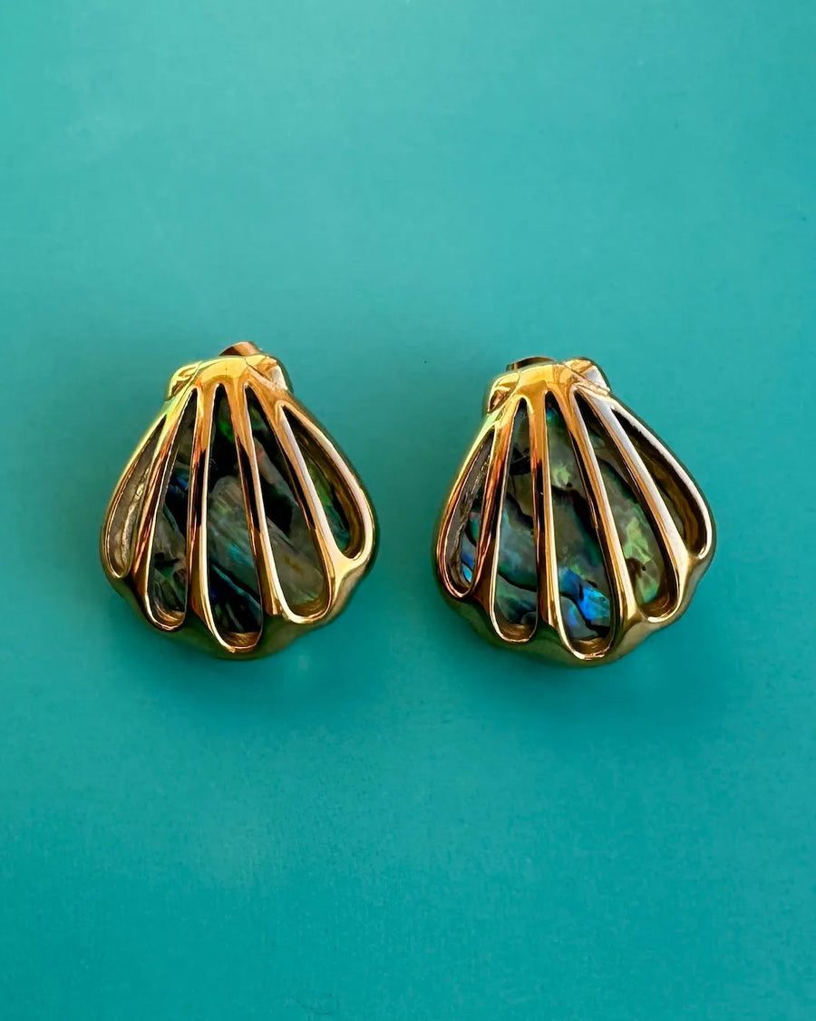 The Clamshell Studs