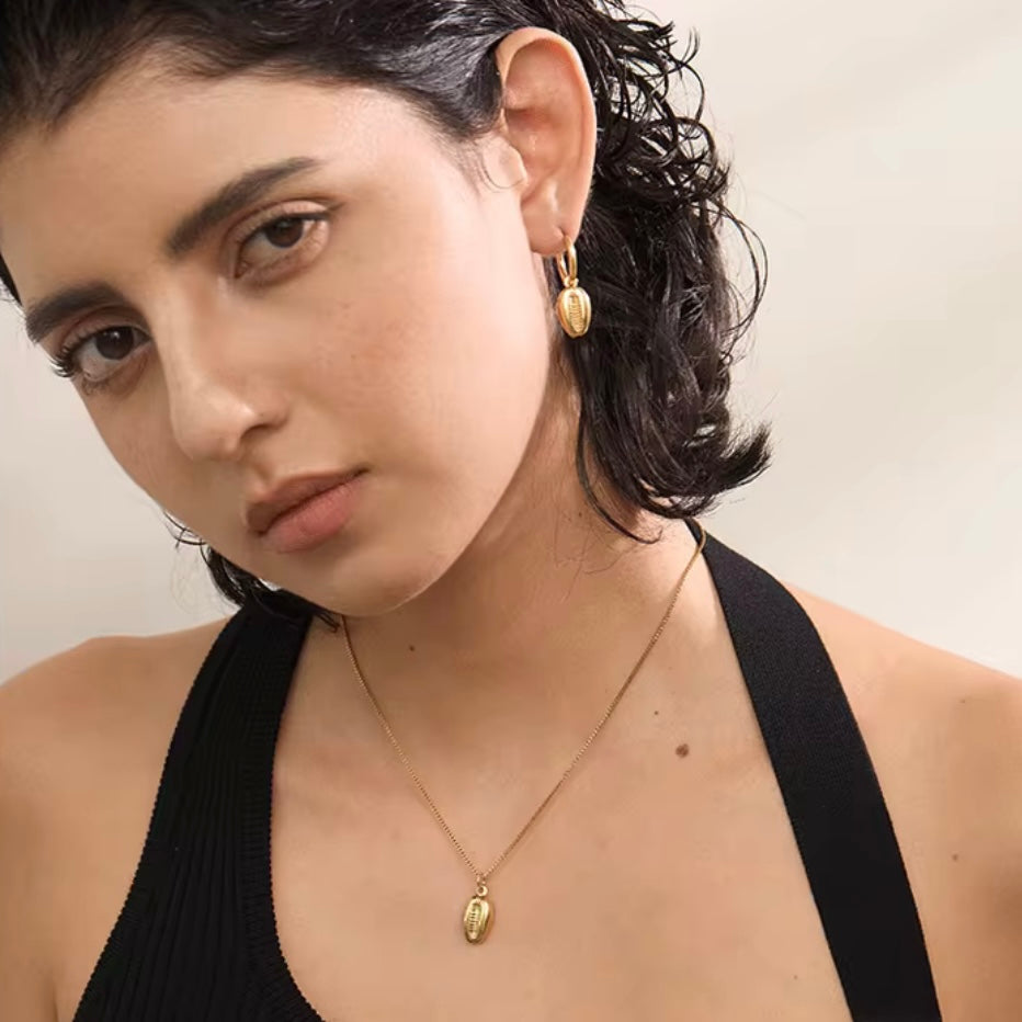 Maris Gold Necklace Set