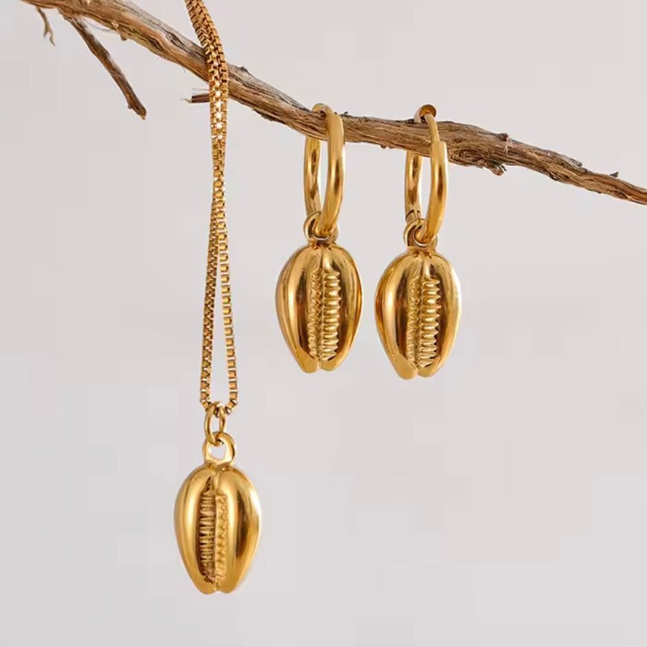Maris Gold Necklace Set