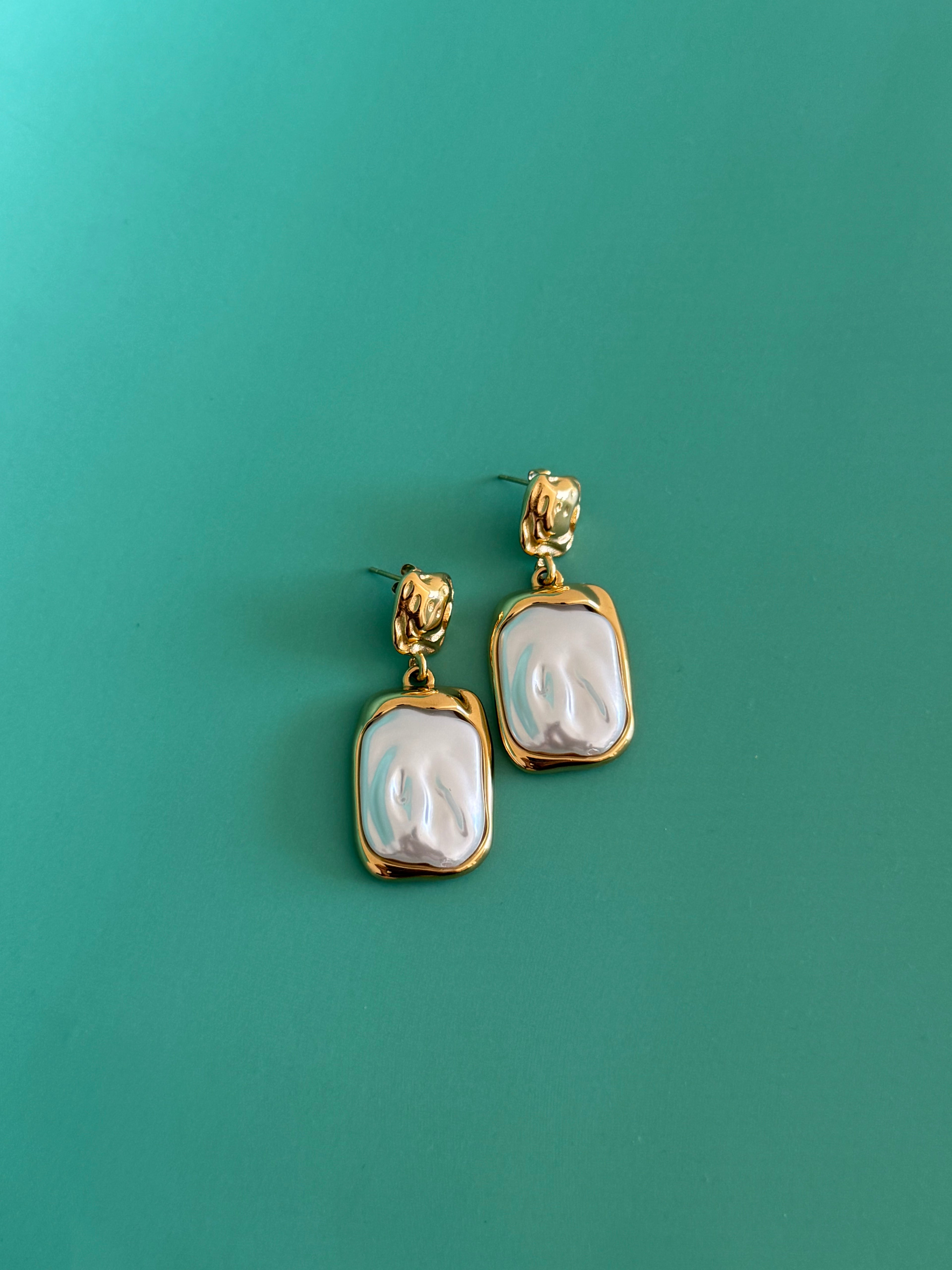 Safina Pearl Earrings
