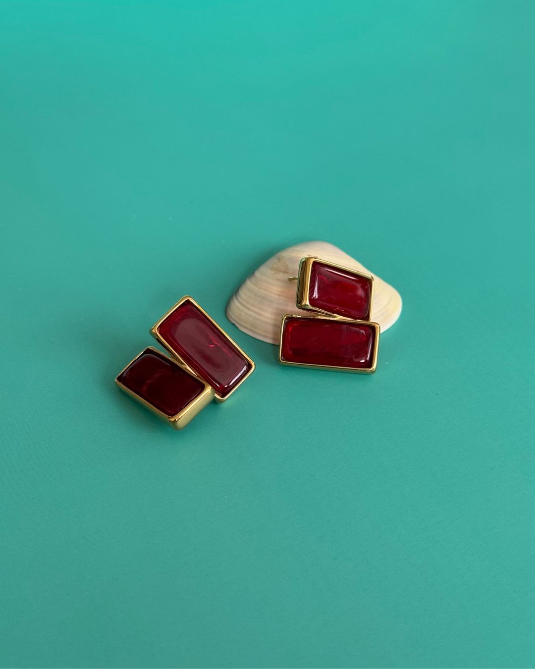 The Garnet Hour