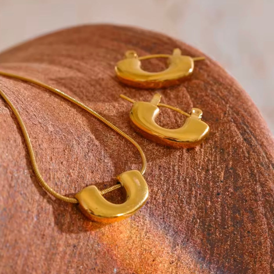 Virella Necklace Set