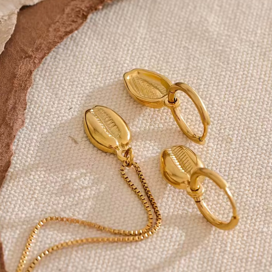 Maris Gold Necklace Set