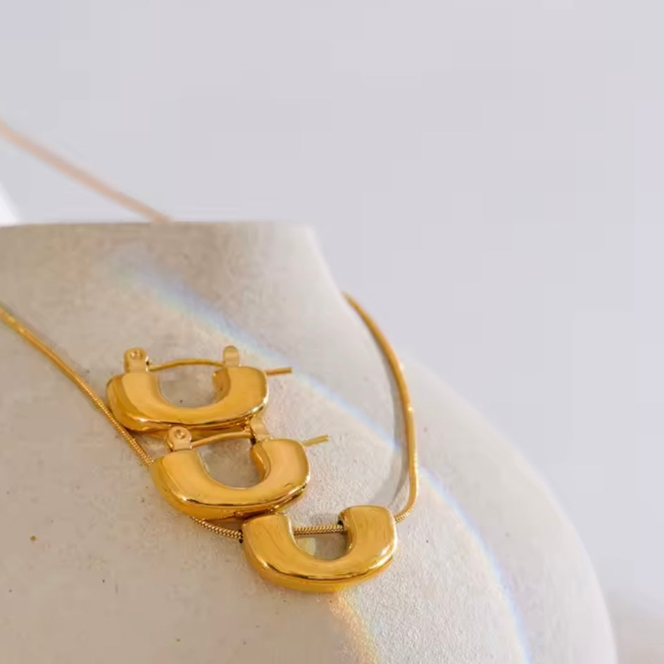 Virella Necklace Set